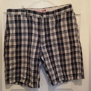 Perry Ellis Plaid Shorts